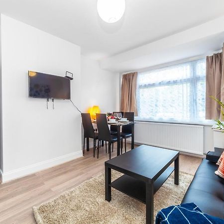 Autonomous 2 Bdr Apartment With Garden And Parking Enfield Exterior photo