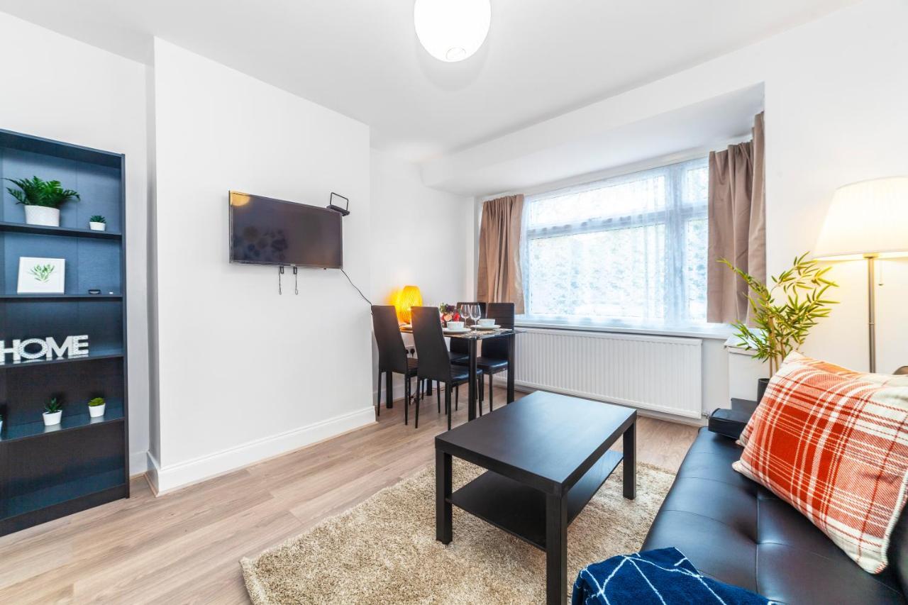 Autonomous 2 Bdr Apartment With Garden And Parking Enfield Exterior photo
