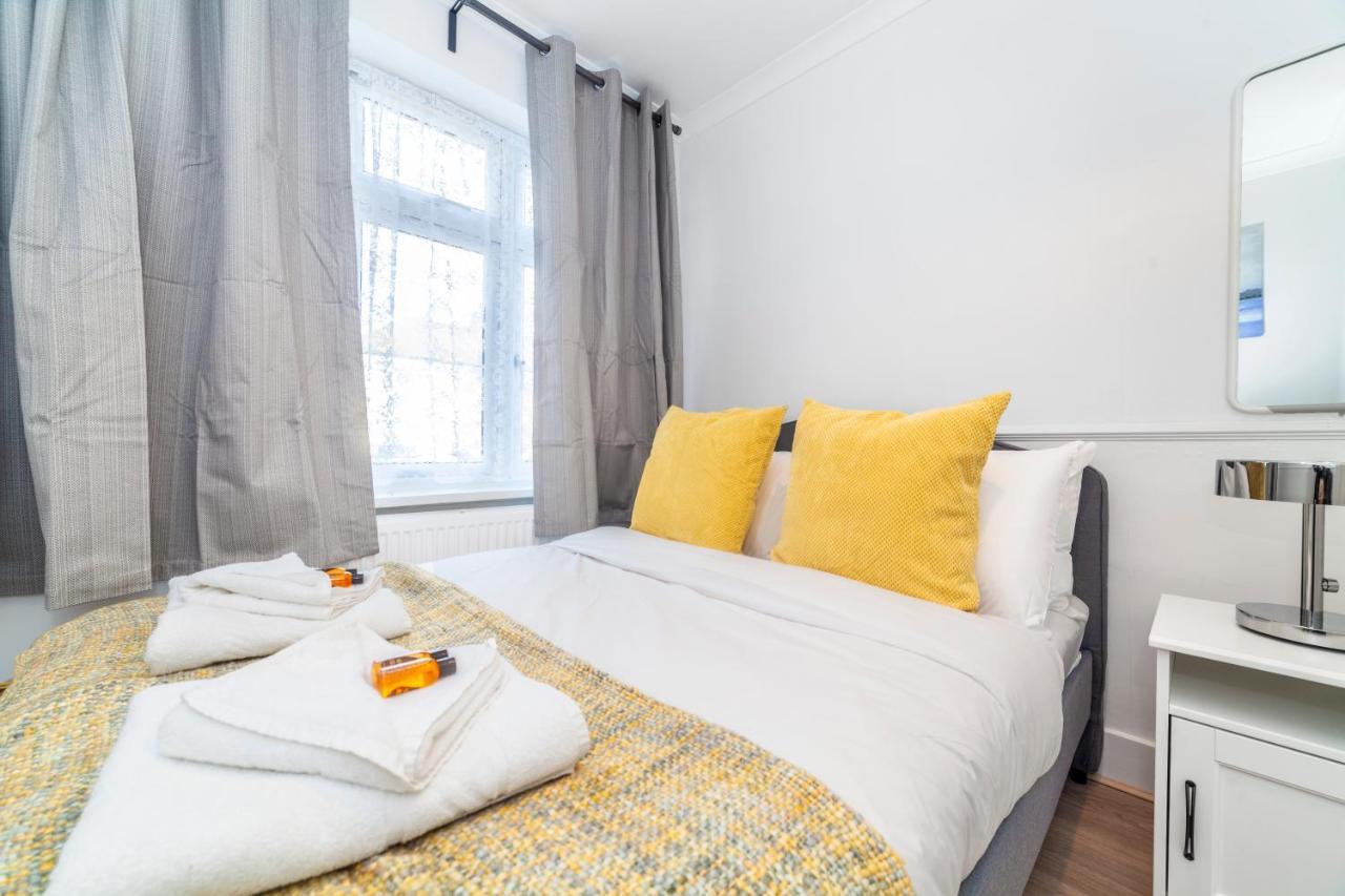 Autonomous 2 Bdr Apartment With Garden And Parking Enfield Exterior photo